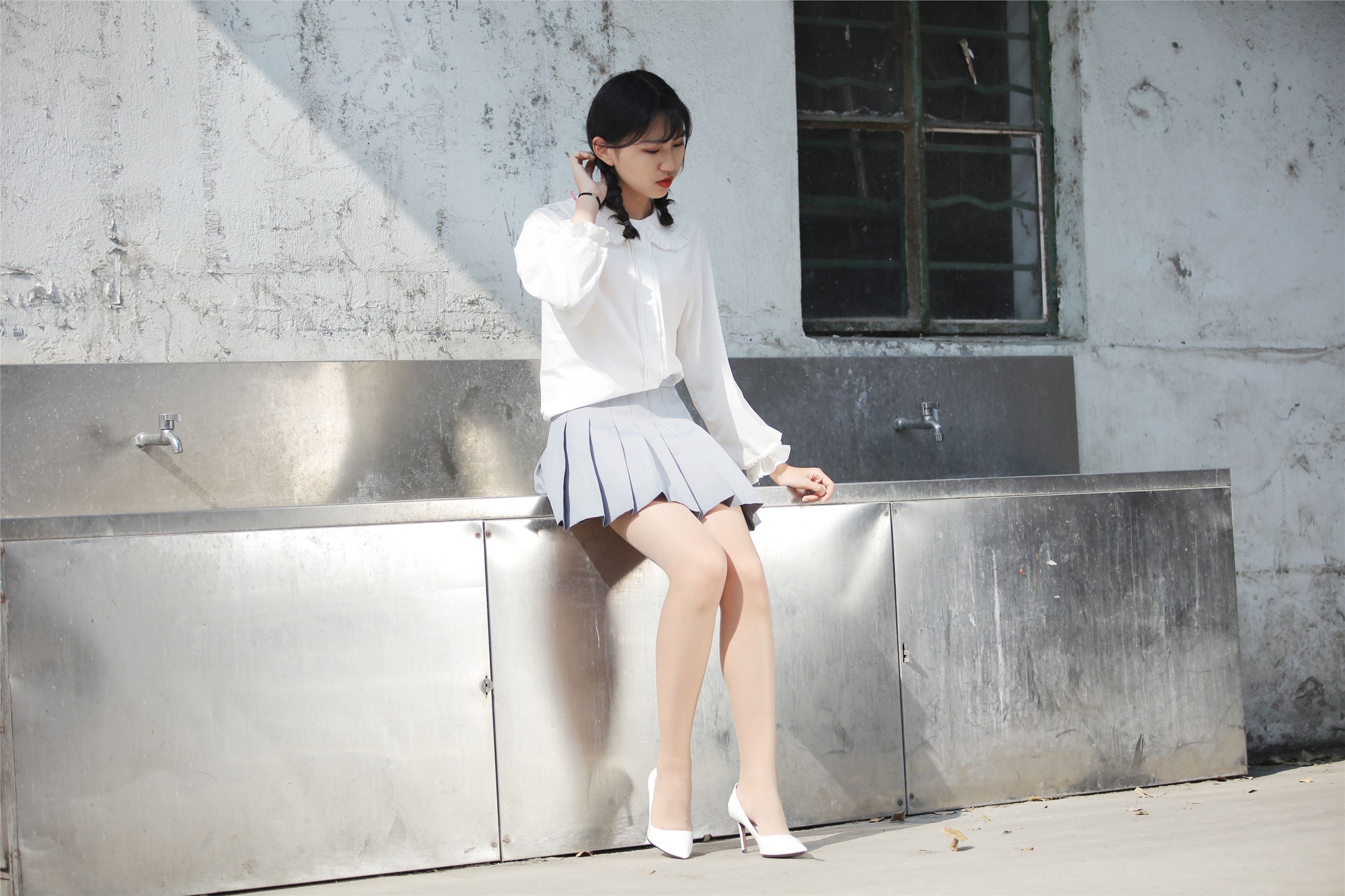 奈丝写真 NO.072 小橙子 扎马尾辫 穿白褶裙